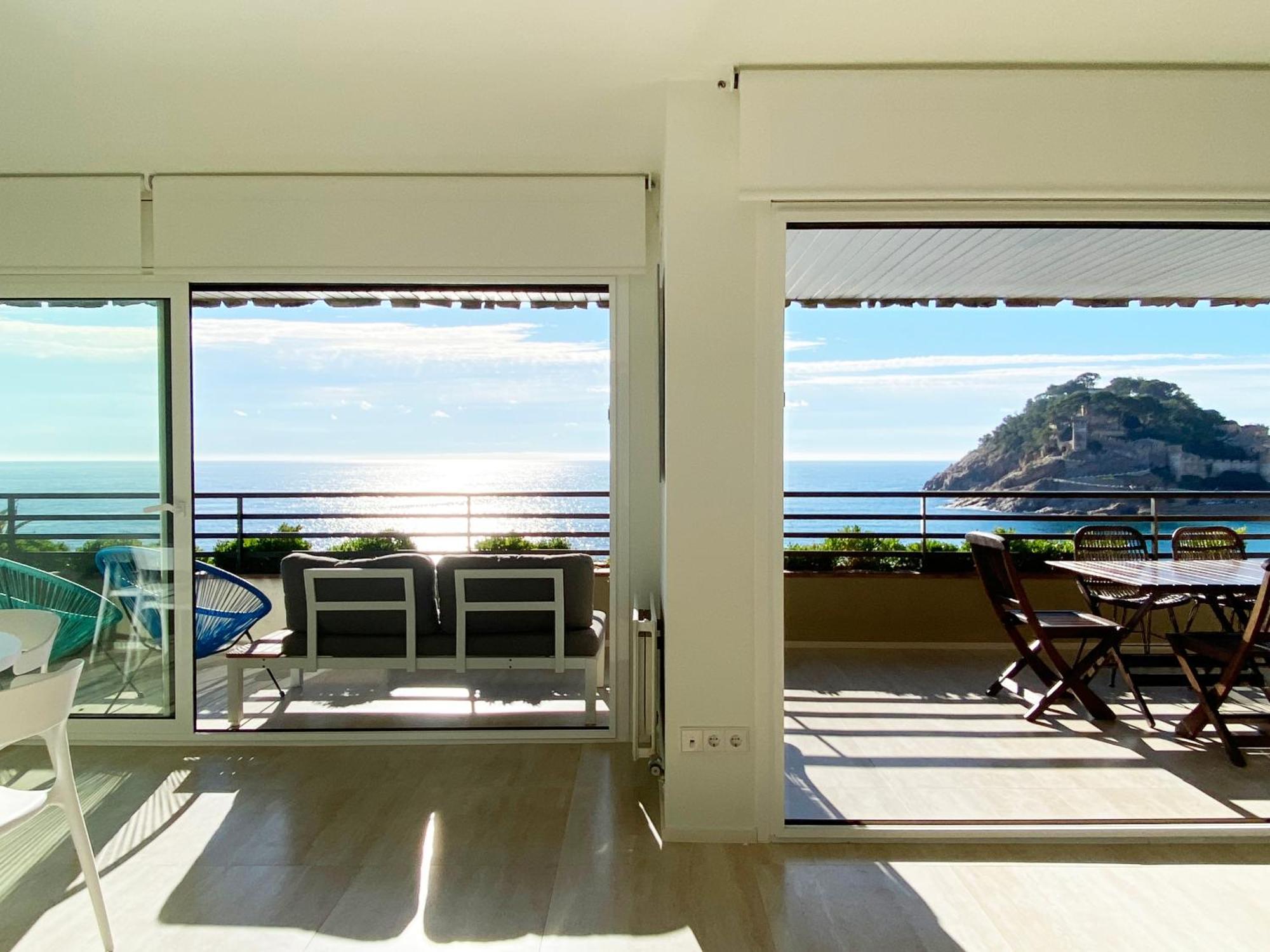 Magnificent Apartment At The Sea Front Of Tossa De Mar Eksteriør billede