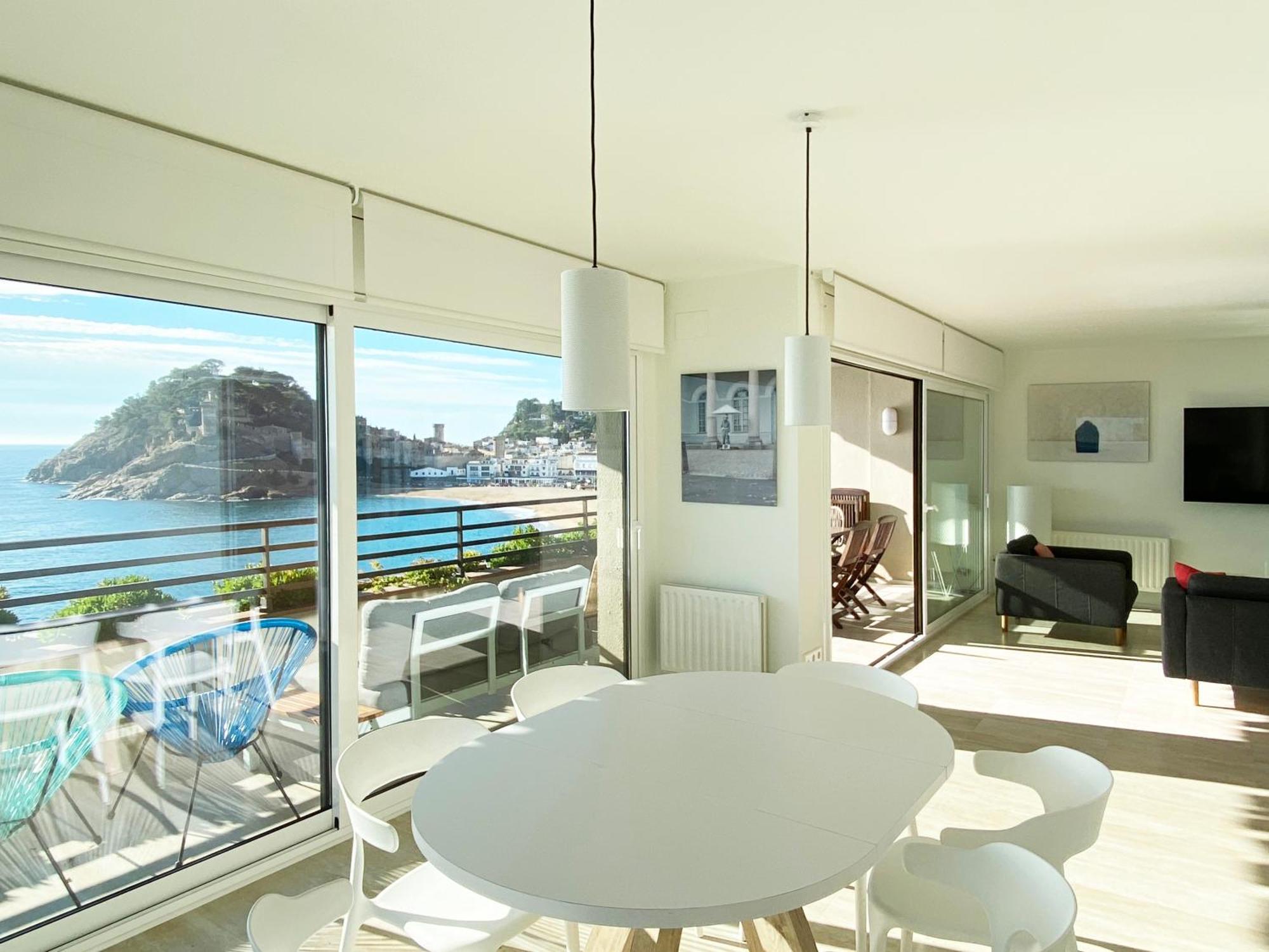 Magnificent Apartment At The Sea Front Of Tossa De Mar Eksteriør billede
