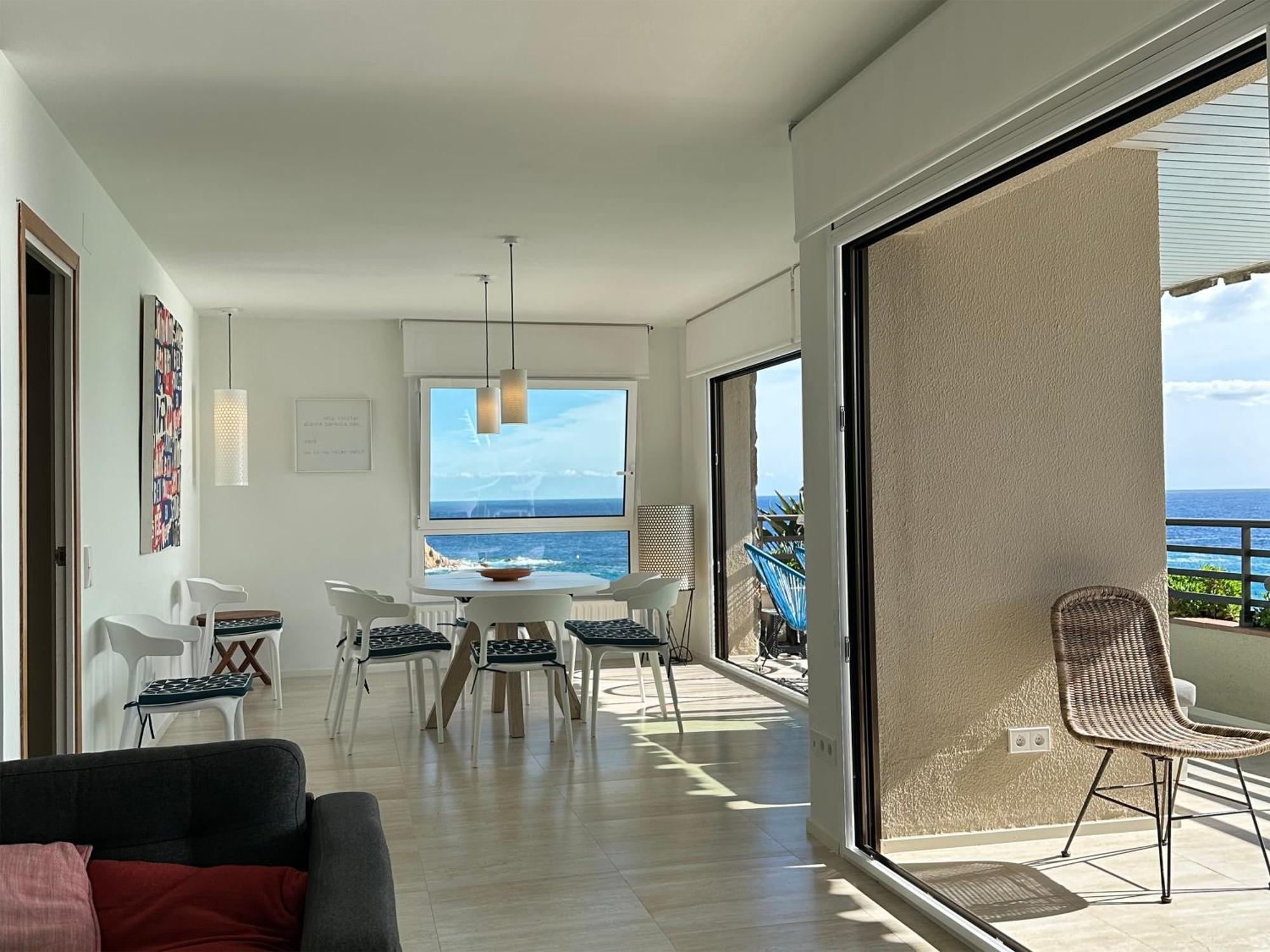 Magnificent Apartment At The Sea Front Of Tossa De Mar Eksteriør billede