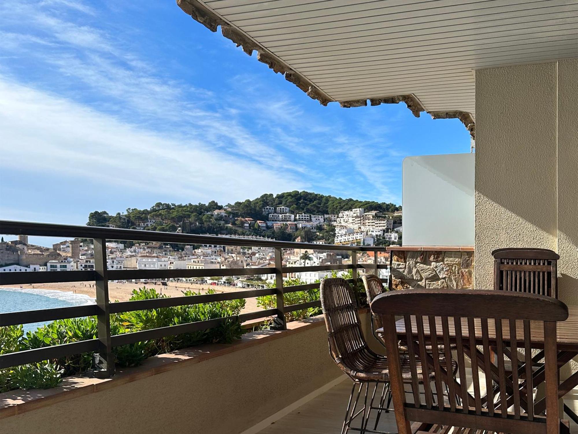 Magnificent Apartment At The Sea Front Of Tossa De Mar Eksteriør billede